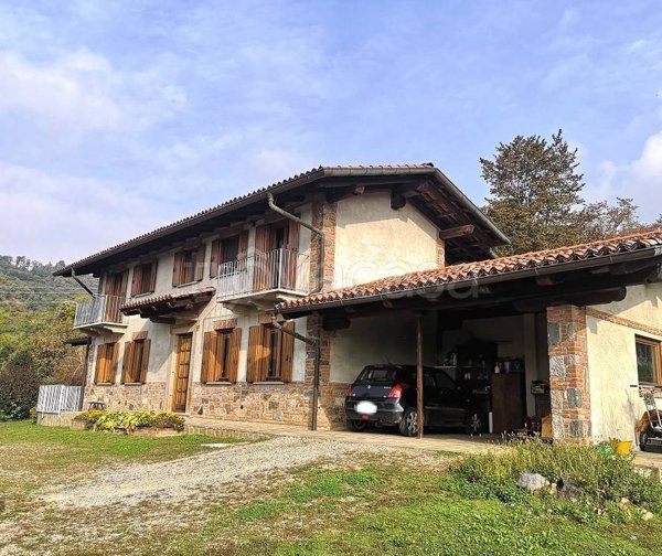 casa indipendente in vendita a Zumaglia