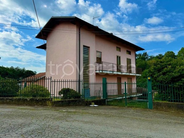 casa indipendente in vendita a Zumaglia
