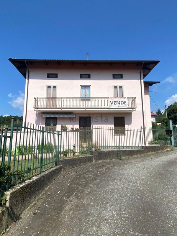casa indipendente in vendita a Zumaglia
