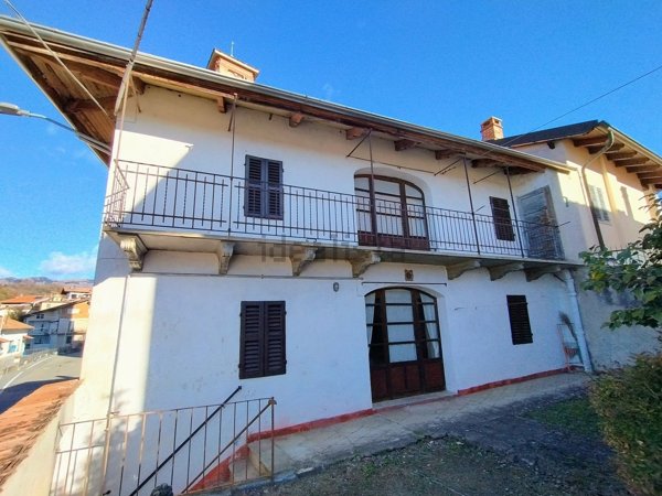 casa indipendente in vendita a Zumaglia