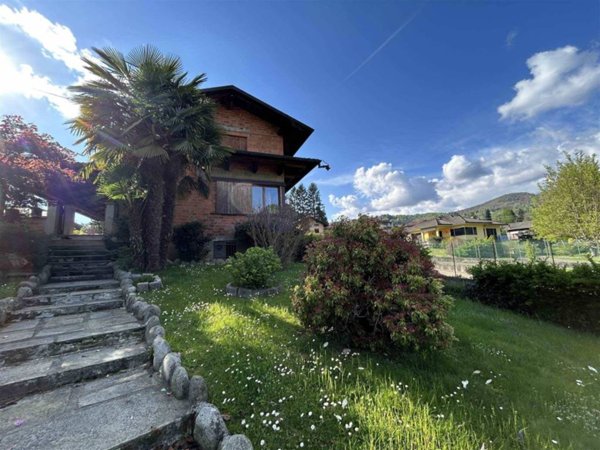 casa indipendente in vendita a Zumaglia