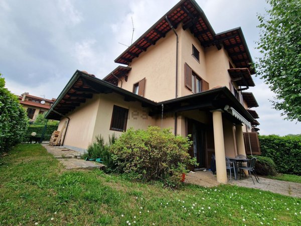 casa indipendente in vendita a Zumaglia