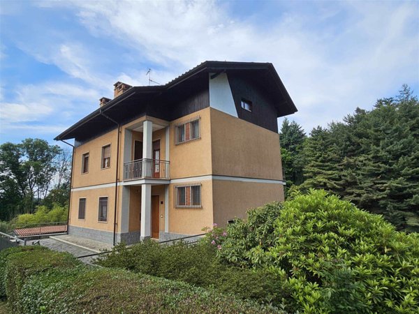 casa indipendente in vendita a Zumaglia