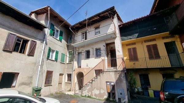 casa indipendente in vendita a Zumaglia