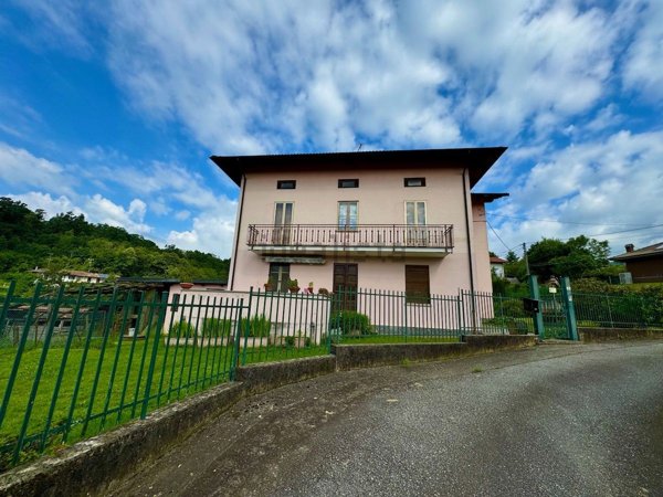 casa indipendente in vendita a Zumaglia