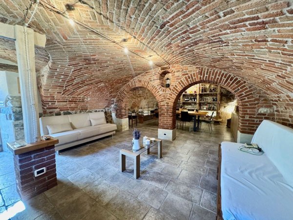 casa indipendente in vendita a Zumaglia in zona Uberti