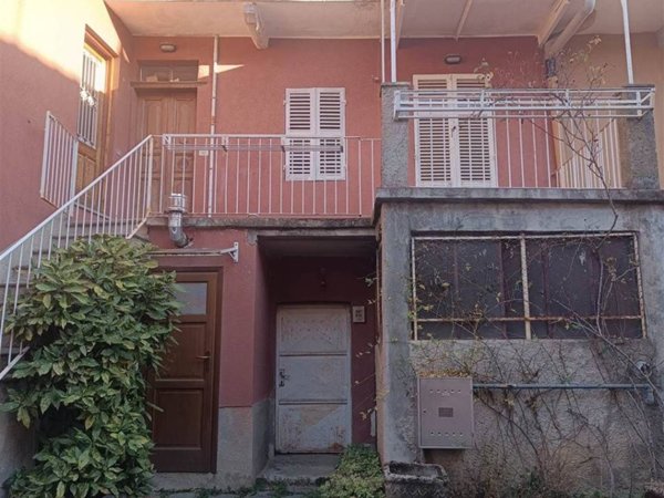 casa indipendente in vendita a Zumaglia