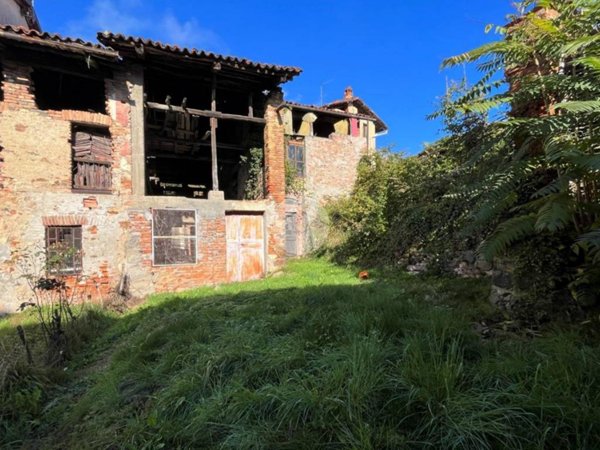 casa indipendente in vendita a Zumaglia in zona Uberti