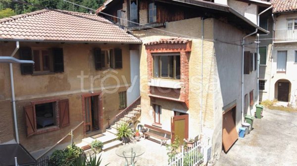 casa indipendente in vendita a Zumaglia in zona Bona