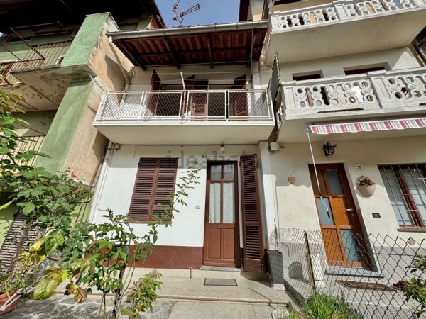 casa indipendente in vendita a Zumaglia in zona Uberti