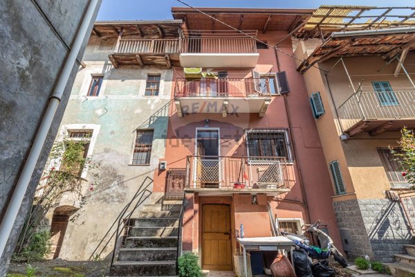 casa indipendente in vendita a Zumaglia