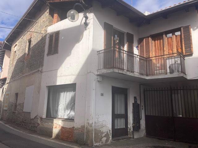 casa indipendente in vendita a Lessona