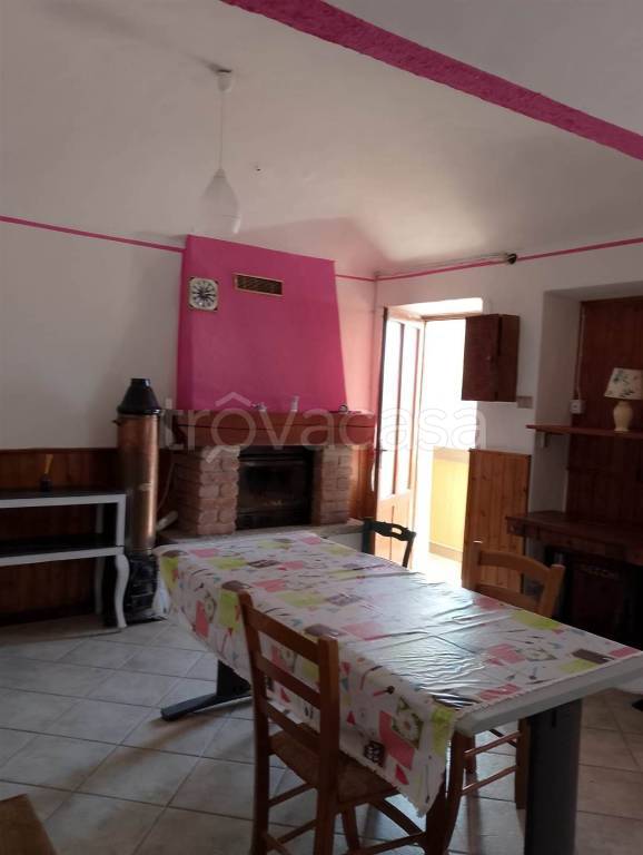 casa indipendente in vendita a Lessona in zona Monte