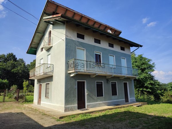 casa indipendente in vendita a Lessona