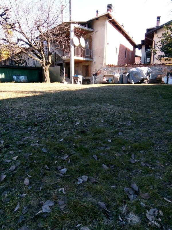 casa indipendente in vendita a Lessona