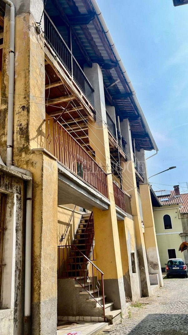 casa indipendente in vendita a Lessona