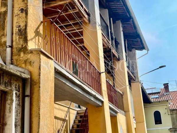 casa indipendente in vendita a Lessona