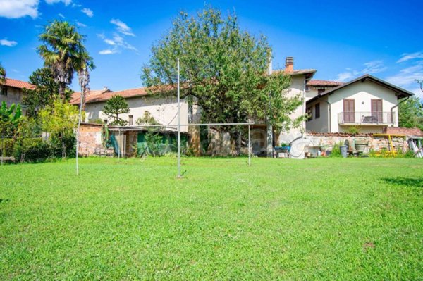 casa indipendente in vendita a Lessona