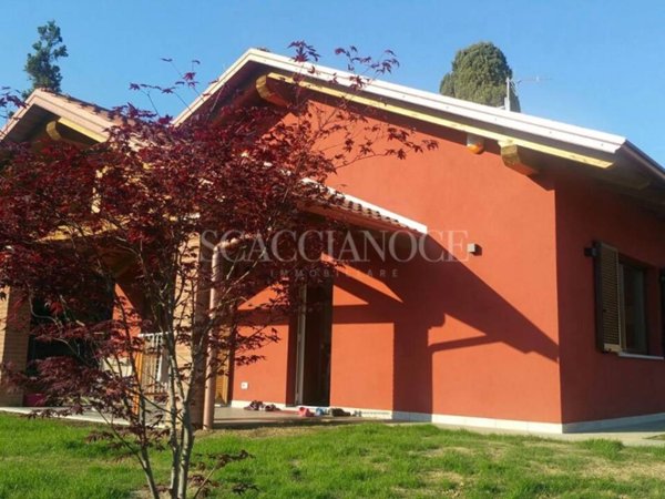 casa indipendente in vendita a Lessona