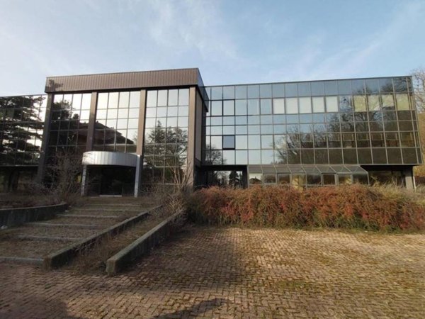 locale commerciale in vendita a Lessona in zona Palazzina