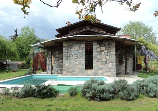 casa indipendente in vendita a Lessona