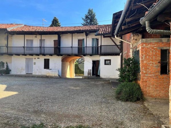 casa indipendente in vendita a Lessona in zona Capovilla
