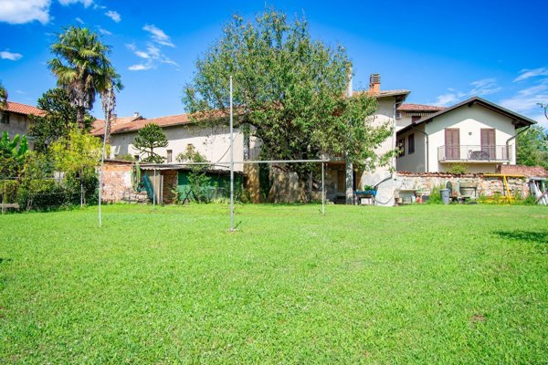 casa indipendente in vendita a Lessona