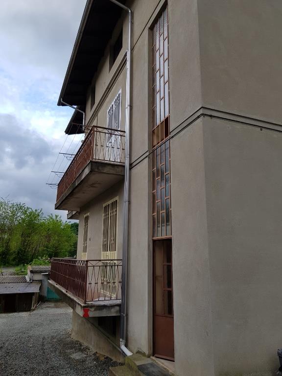 casa indipendente in vendita a Lessona