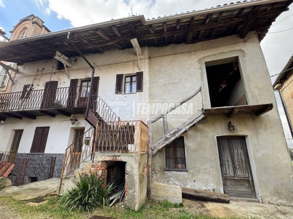 casa indipendente in vendita a Lessona
