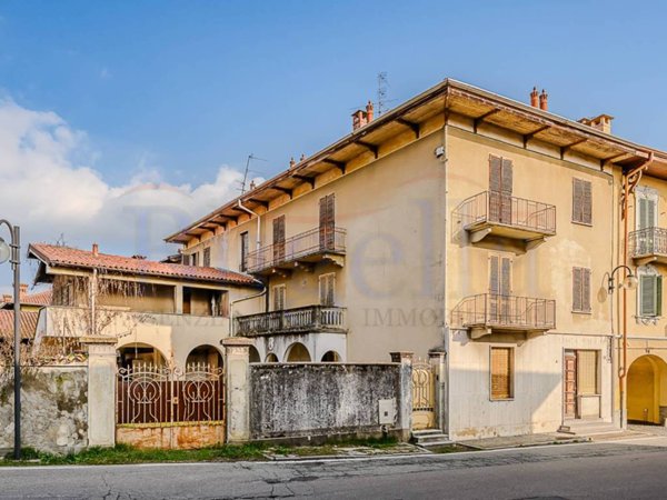 casa indipendente in vendita a Lessona