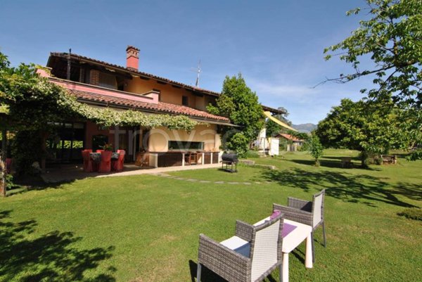 casa indipendente in vendita a Lessona