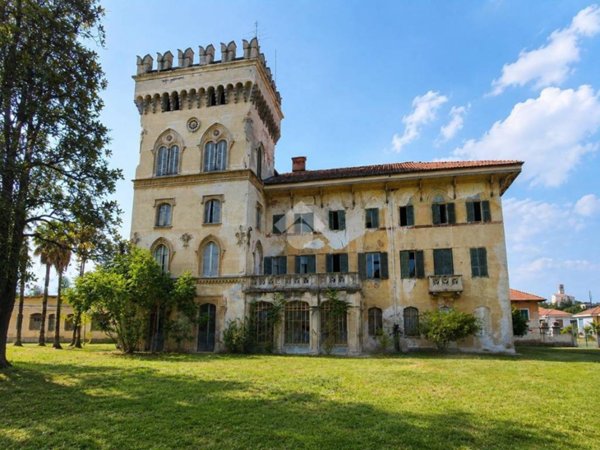 casa indipendente in vendita a Lessona