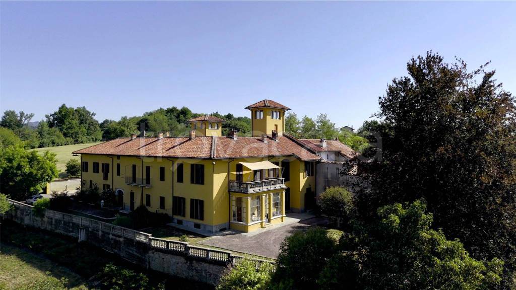 casa indipendente in vendita a Lessona