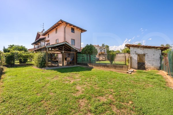 appartamento in vendita a Lessona in zona Fiora