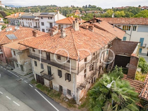 casa indipendente in vendita a Lessona in zona Fiora