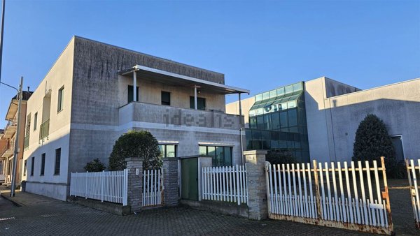 ufficio in vendita a Quaregna Cerreto