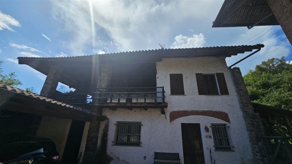 casa indipendente in vendita a Quaregna Cerreto in zona Cerreto Castello