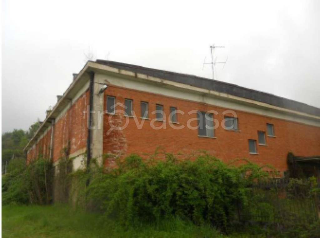 locale commerciale in vendita a Quaregna Cerreto in zona Cerreto Castello