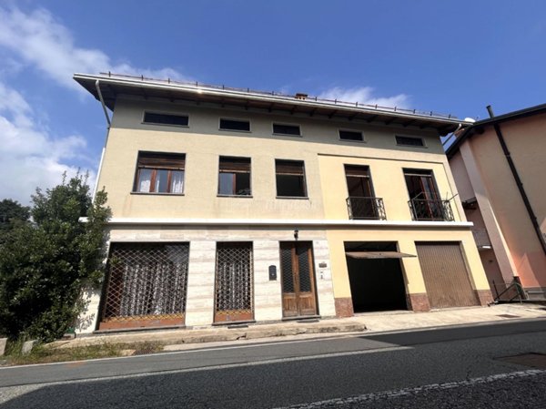 casa indipendente in vendita a Valdilana in zona Barbero