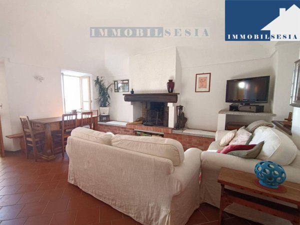 casa indipendente in vendita a Valdilana in zona Trivero