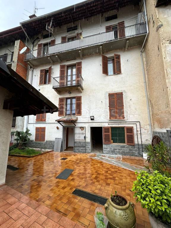 casa indipendente in vendita a Valdilana in zona Pistolesa