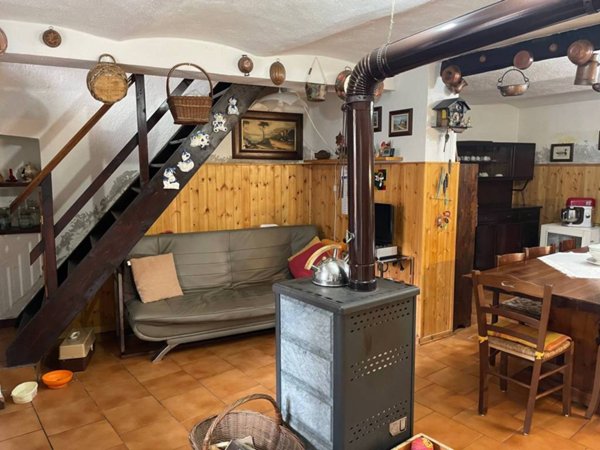 casa indipendente in vendita a Valdilana in zona Botto