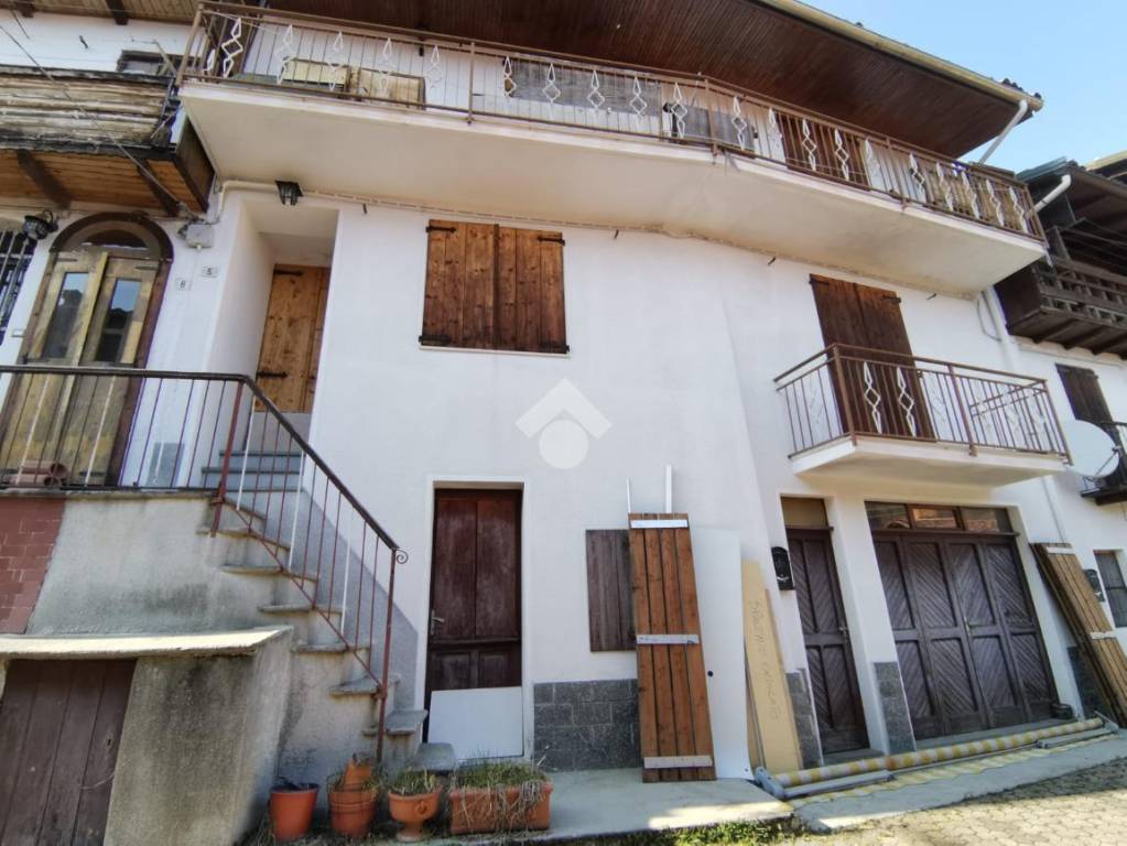casa indipendente in vendita a Valdilana in zona Mosso