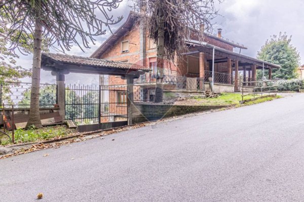 casa indipendente in vendita a Valdilana in zona Barbato