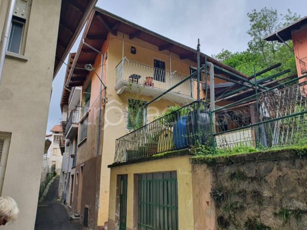 casa indipendente in vendita a Valdilana in zona Valle Mosso