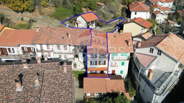 casa indipendente in vendita a Valdilana in zona Bulliana