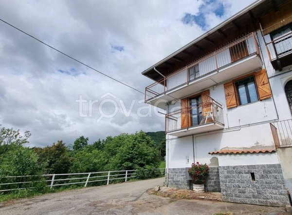 casa indipendente in vendita a Valdilana in zona Vico