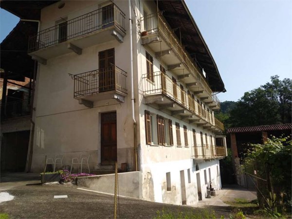 casa indipendente in vendita a Valdilana in zona Vico