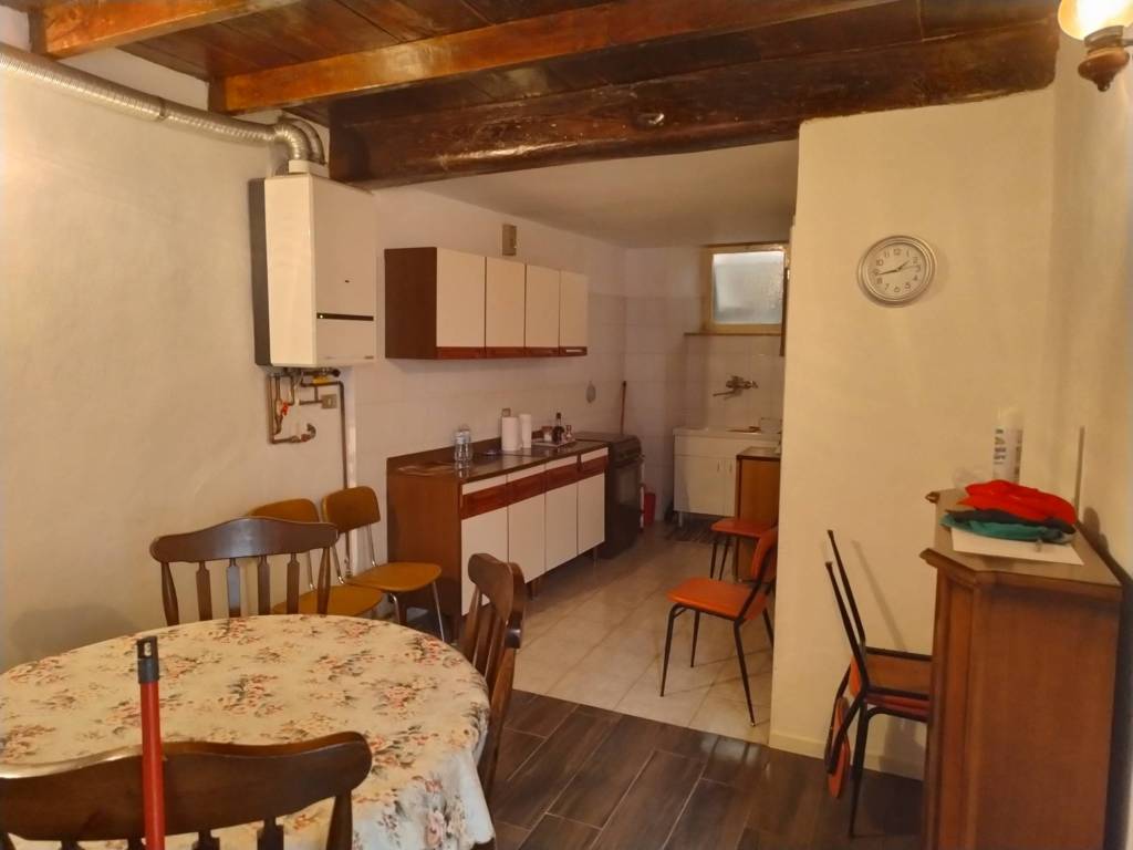casa indipendente in vendita a Valdilana in zona Trivero
