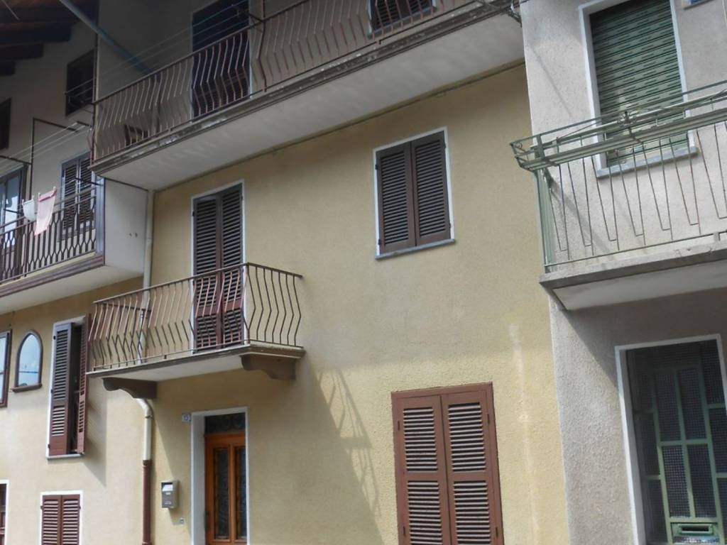 casa semindipendente in vendita a Valdilana